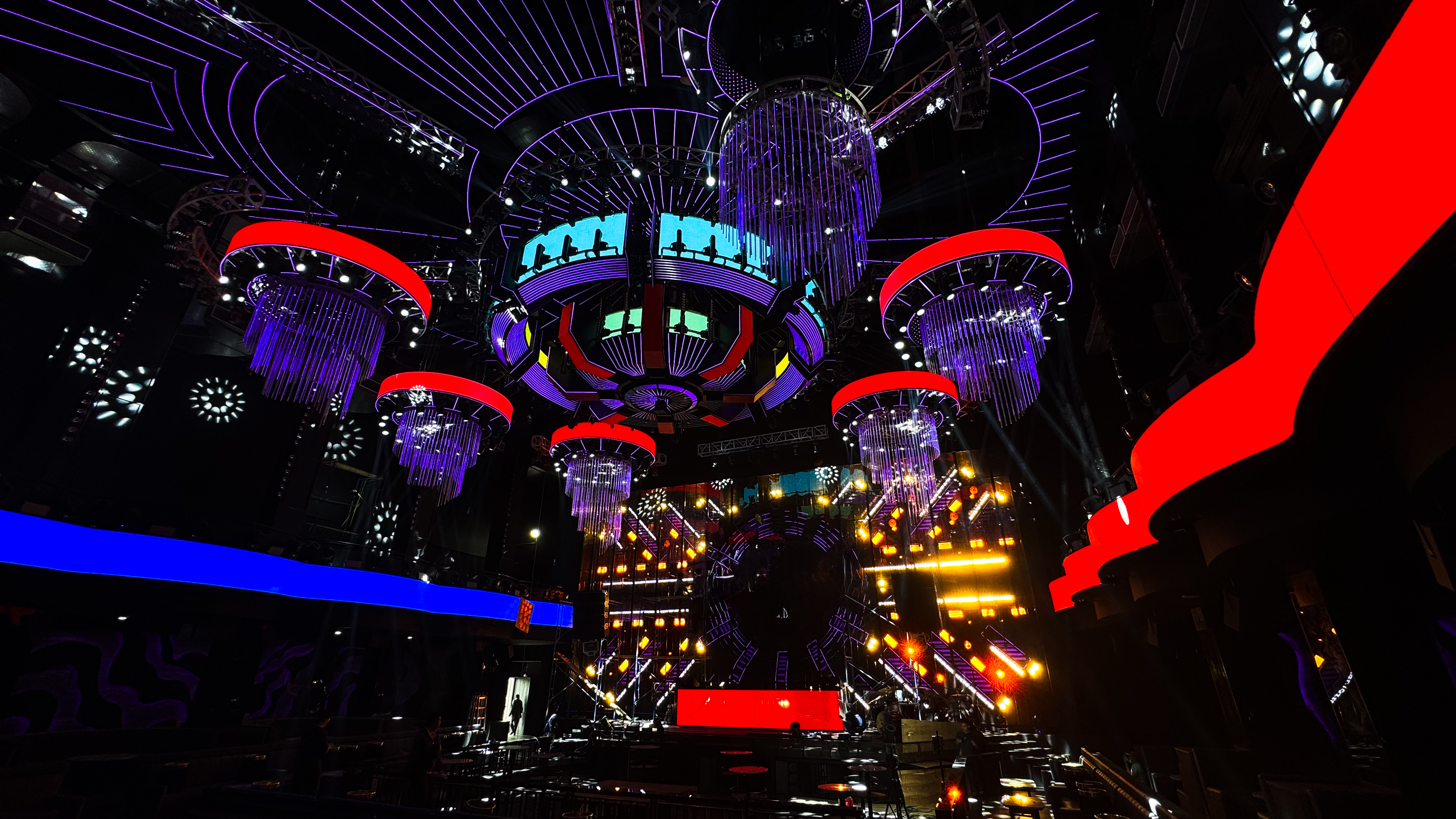 UNSEEN BEYOND THE MAGICAL ONYX - Solusi Visual & Lighting Terintegrasi